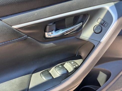 Used 2016 Nissan Altima 2.5 SR FWD image 18