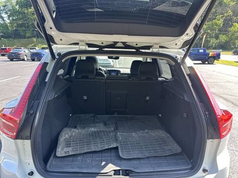 Used 2023 Volvo XC40 B5 Plus w/ Driver Assist Package AWD/4WD image 25
