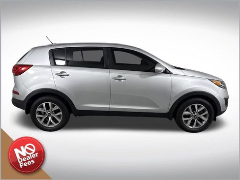 Used 2016 Kia Sportage LX image 2