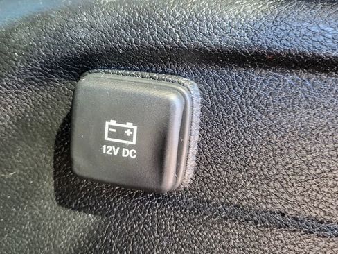 Used 2023 Jeep Grand Cherokee L Laredo image 13