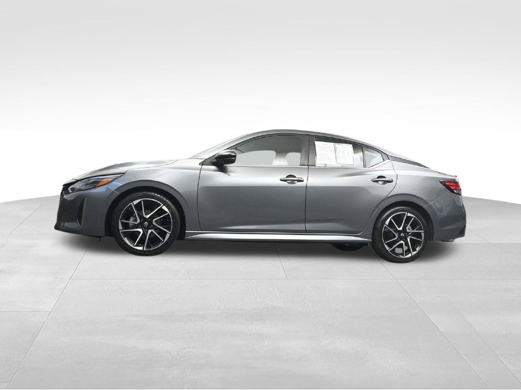 Used 2024 Nissan Sentra SR w/ SR Premium Package FWD image 24