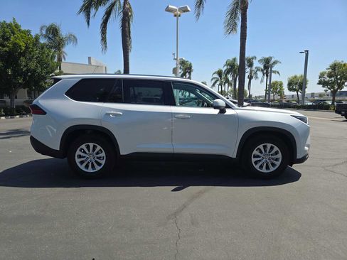 Certified 2026 Toyota Grand Highlander FWD image 2