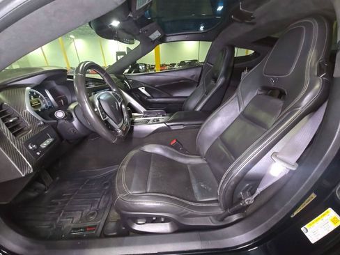Used 2016 Chevrolet Corvette Z06 w/ 3LZ Preferred Equipment Group RWD image 8