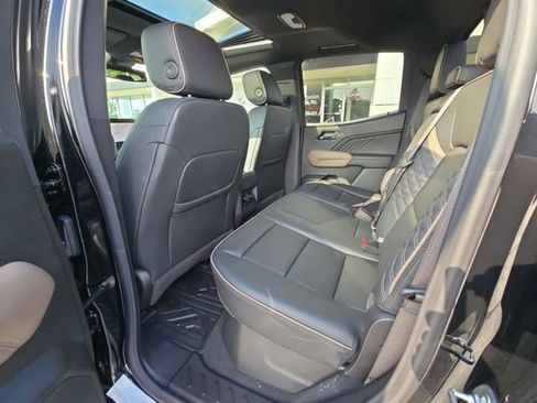 New 2026 GMC Canyon Denali w/ LPO, Denali Black Edition AWD/4WD image 22