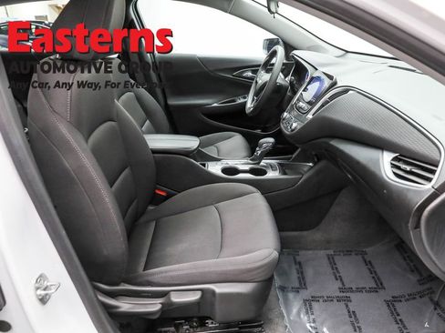 Used 2024 Chevrolet Malibu LT image 24