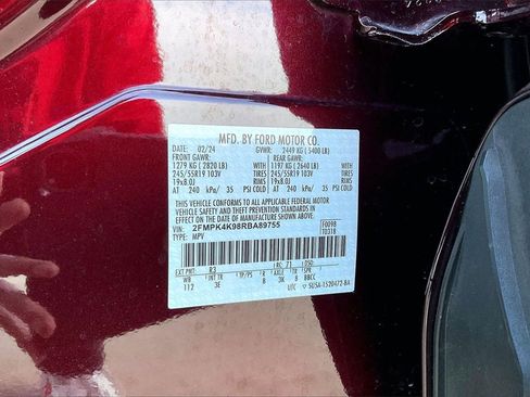 Used 2024 Ford Edge Titanium image 34