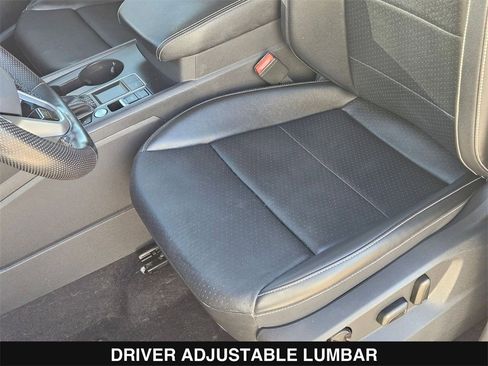 Used 2021 Volkswagen Atlas SE image 16