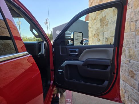 Used 2018 Chevrolet Silverado 2500 LTZ w/ Duramax Plus Package image 8