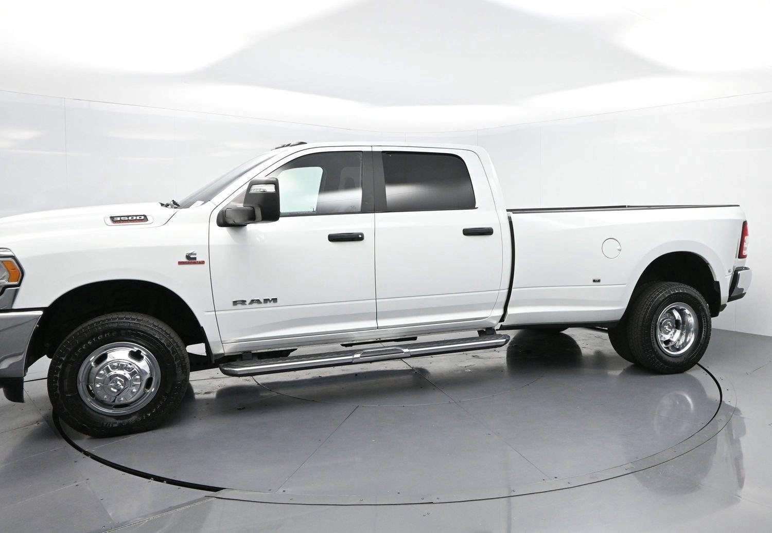 Used 2024 RAM 3500 Big Horn AWD/4WD image 4