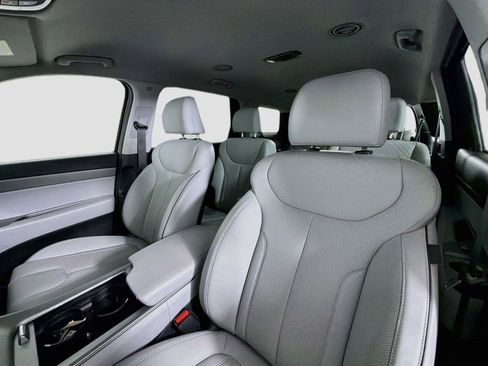 Used 2025 Hyundai Palisade SEL FWD image 19