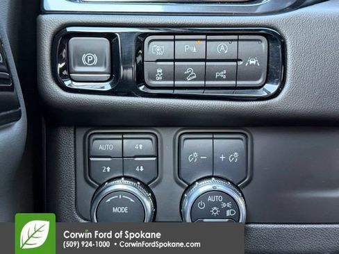 Used 2025 GMC Yukon XL AT4 w/ AT4 Premium Package AWD/4WD image 28