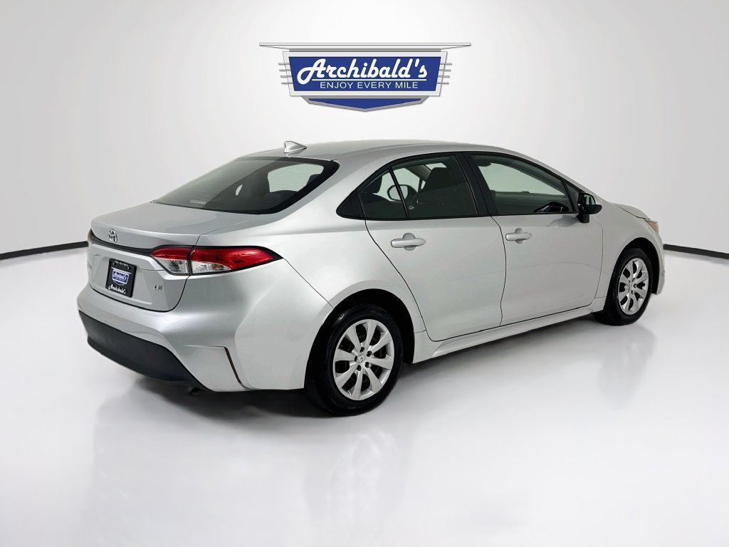 Used 2025 Toyota Corolla LE FWD image 8