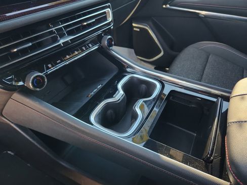 Used 2024 Chevrolet Traverse Z71 w/ Enhanced Driving Package image 21