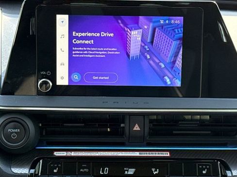 Used 2024 Toyota Prius XLE FWD image 13
