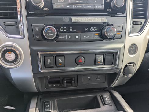 Used 2023 Nissan Titan SV w/ SV Convenience Package RWD image 29