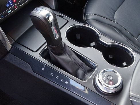 Used 2018 Ford Explorer Platinum image 22