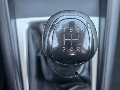 Used 2024 Nissan Versa S FWD image 31