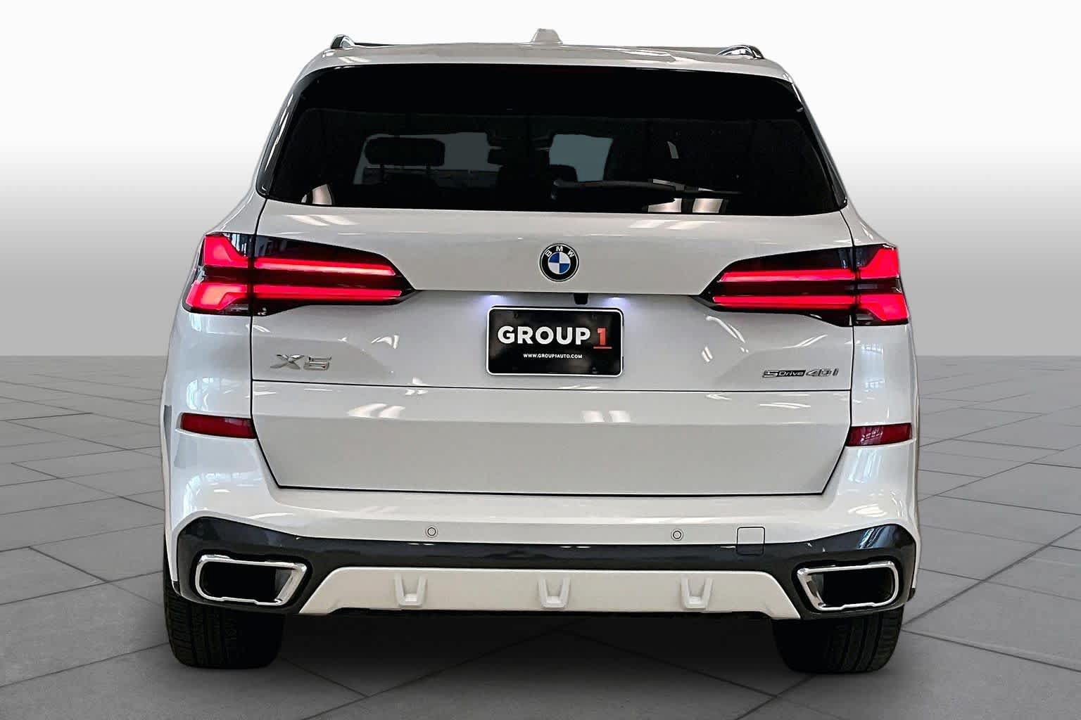 Used 2025 BMW X5 sDrive40i w/ Executive Package RWD image 4
