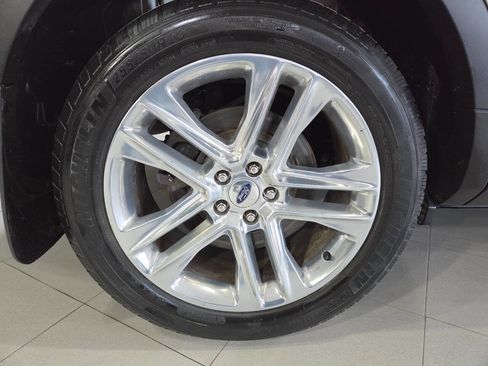 Used 2017 Ford Explorer Limited image 10