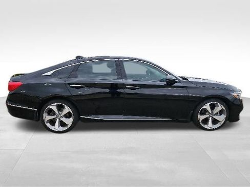 Used 2020 Honda Accord Touring image 9