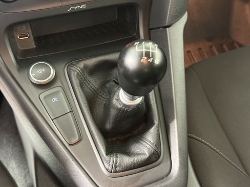 Used 2015 Ford Focus SE w/ SE Ecoboost Package image 21