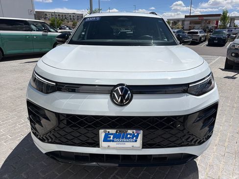 Certified 2025 Volkswagen Tiguan SE R-Line AWD/4WD image 9