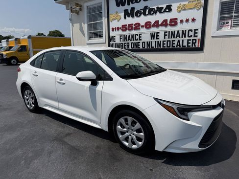 Used 2023 Toyota Corolla LE FWD image 2
