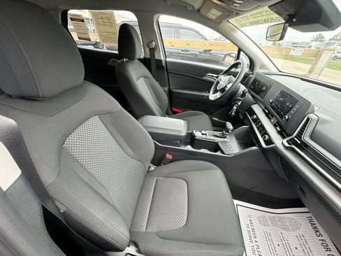 New 2025 Kia Sportage LX AWD/4WD image 16