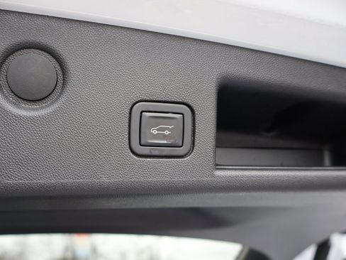 Used 2023 Chevrolet Equinox RS image 20