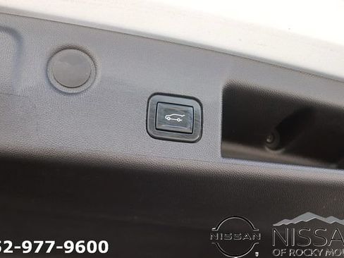 Used 2022 Chevrolet Equinox LT FWD image 15