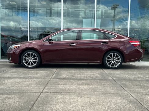 Used 2015 Toyota Avalon XLE Touring FWD image 6