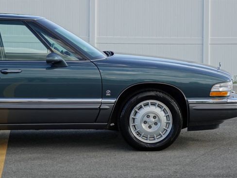 Used 1993 Buick Park Avenue Ultra FWD image 33