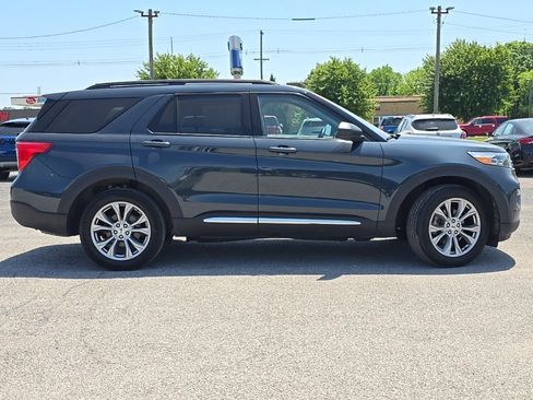 Used 2023 Ford Explorer XLT w/ Equipment Group 202A image 8