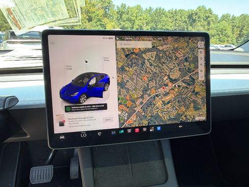 Used 2023 Tesla Model Y Long Range AWD/4WD image 30