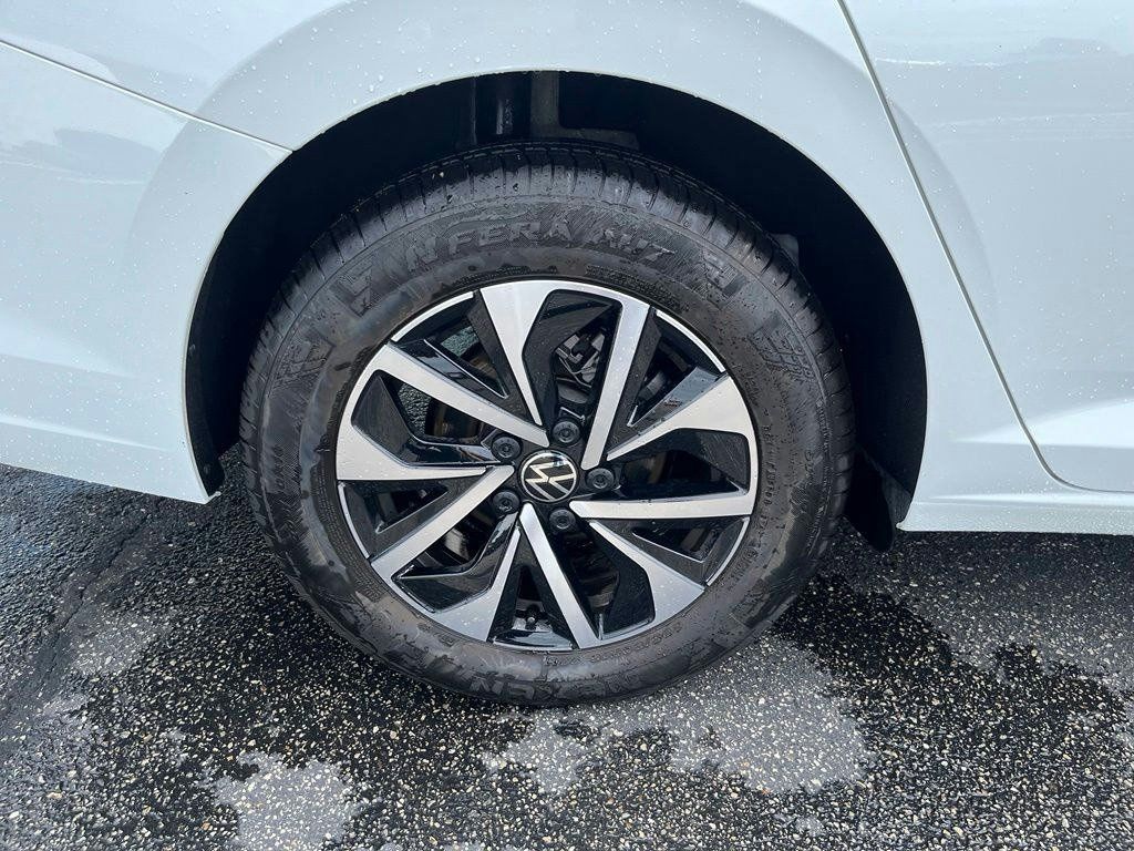 Certified 2025 Volkswagen Jetta S FWD image 33