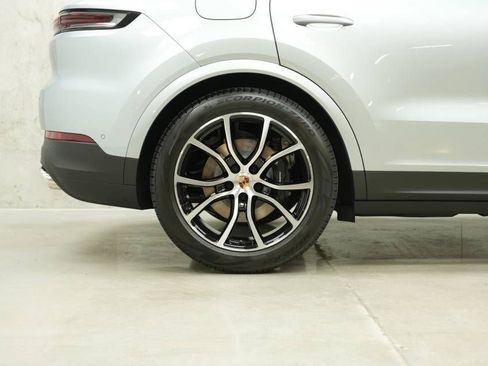 New 2026 Porsche Cayenne AWD/4WD image 38