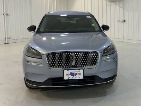 Used 2022 Lincoln Corsair FWD w/ Rear Removable Package Tray image 4