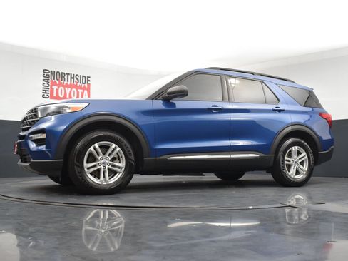 Used 2022 Ford Explorer XLT w/ Equipment Group 202A AWD/4WD image 33