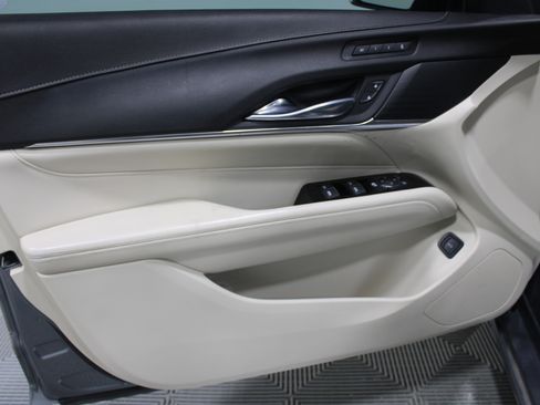 Used 2021 Cadillac CT4 Premium Luxury image 5