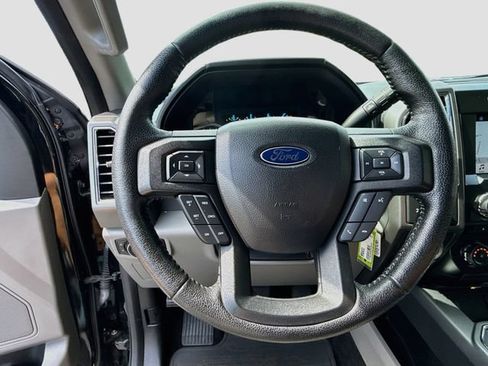 Used 2016 Ford F150 XLT w/ Equipment Group 302A Luxury AWD/4WD image 17