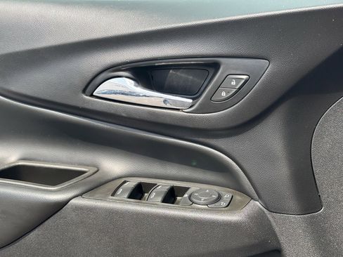 Used 2021 Chevrolet Equinox LT FWD image 33