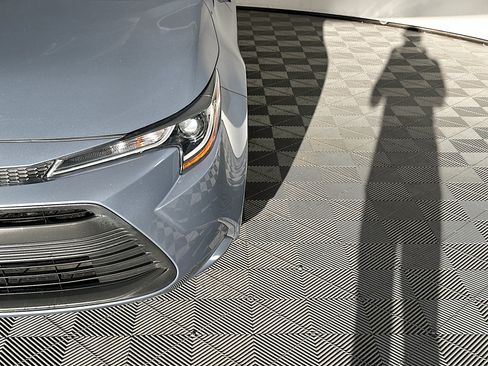 Used 2023 Toyota Corolla LE FWD image 9