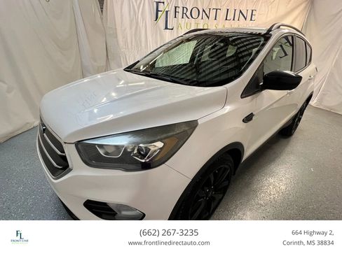 Used 2017 Ford Escape SE w/ Equipment Group 201A image 3