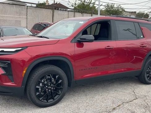 New 2025 Chevrolet Traverse LT w/ Midnight/Sport Edition image 32