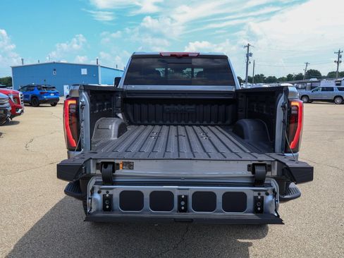 New 2026 GMC Sierra 2500 AT4X w/ LPO, Black Badging Package AWD/4WD image 5