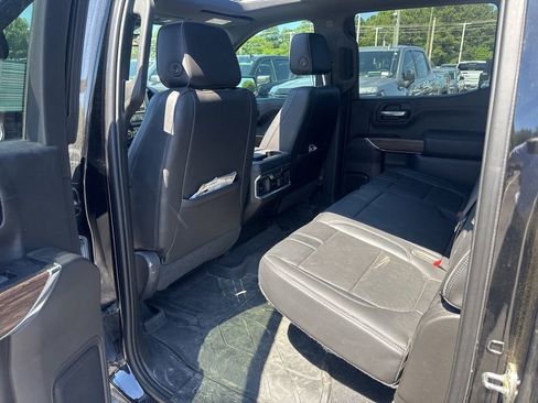 Used 2019 Chevrolet Silverado 1500 High Country w/ Technology Package AWD/4WD image 14
