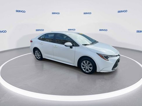 Used 2023 Toyota Corolla LE image 2