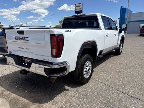 Used 2022 GMC Sierra 2500 SLE AWD/4WD image 3