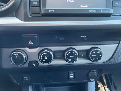 Used 2017 Toyota Tacoma SR5 image 18