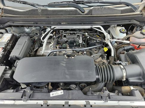 Used 2024 Chevrolet Colorado W/T image 13